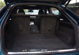Подержанный автомобиль Audi Q8 2018 года (34 фото)