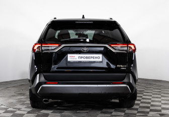Подержанный автомобиль Toyota RAV4 2020 года (6 фото)