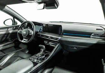 Подержанный автомобиль Kia K5 2021 года (9 фото)