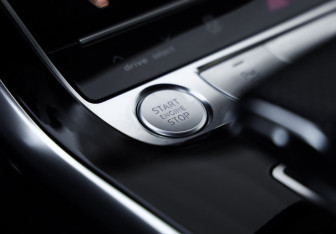 Подержанный автомобиль Audi Q8 2019 года (19 фото)