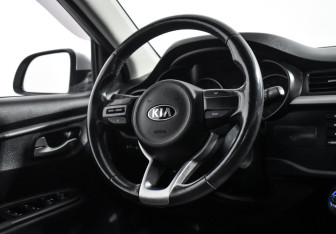 Подержанный автомобиль Kia Rio Sedan 2018 года (15 фото)