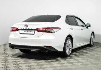 Подержанный автомобиль Toyota Camry Sedan 2020 года (5 фото)
