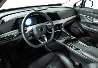 Подержанный автомобиль Changan UNI-T 2023 года (11 фото)