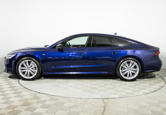 Подержанный автомобиль Audi A7 2019 года (8 фото)