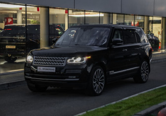 Подержанный автомобиль Land Rover Range Rover 2016 года (3 фото)