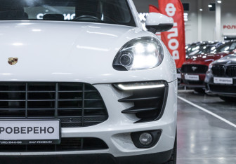 Подержанный автомобиль Porsche Macan 2018 года (3 фото)