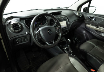 Подержанный автомобиль Renault Kaptur 2018 года (11 фото)