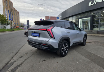 Подержанный автомобиль Geely Atlas 2024 года (4 фото)