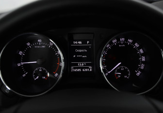 Подержанный автомобиль Skoda Yeti 2012 года (12 фото)