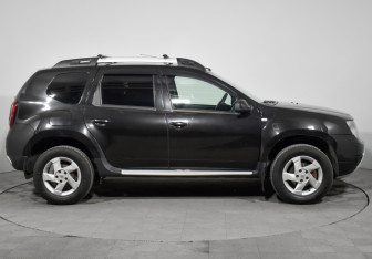 Подержанный автомобиль Renault Duster 2018 года (4 фото)