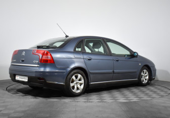 Подержанный автомобиль Citroen C5 Liftback 2006 года (5 фото)