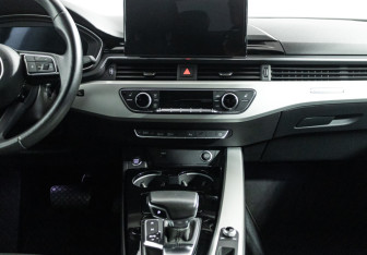 Подержанный автомобиль Audi A5 Coupe 2020 года (14 фото)