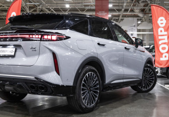 Подержанный автомобиль Exeed RX 2024 года (13 фото)