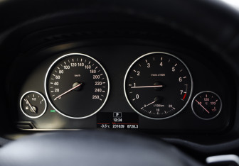 Подержанный автомобиль BMW X4 2014 года (13 фото)