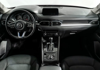 Подержанный автомобиль Mazda CX-5 2017 года (14 фото)
