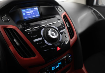 Подержанный автомобиль Ford Focus Hatchback 2012 года (14 фото)