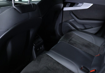 Подержанный автомобиль Audi A5 Liftback 2020 года (18 фото)