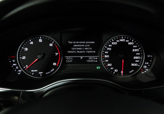 Подержанный автомобиль Audi A6 Sedan 2016 года (12 фото)