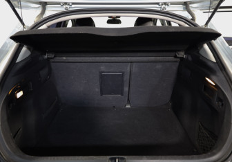 Подержанный автомобиль Citroen C4 Hatchback 2012 года (17 фото)