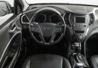 Подержанный автомобиль Hyundai Santa Fe 2017 года (11 фото)