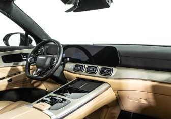 Подержанный автомобиль Jaecoo J8 2024 года (9 фото)