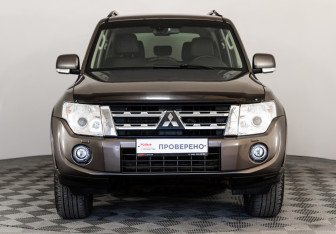 Подержанный автомобиль Mitsubishi Pajero 2012 года (2 фото)