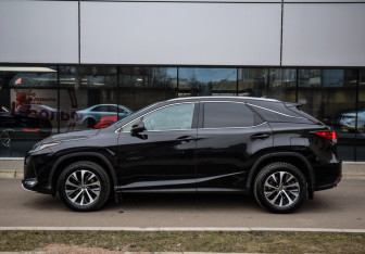 Подержанный автомобиль Lexus RX 2021 года (9 фото)