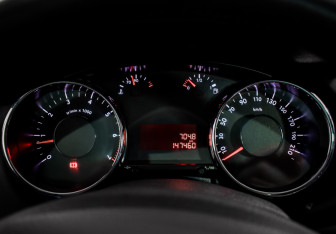 Подержанный автомобиль Peugeot 3008 2012 года (20 фото)