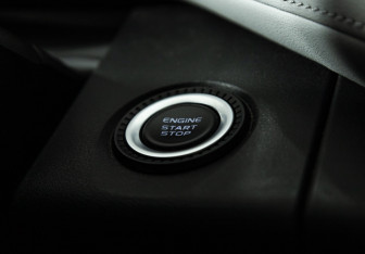 Подержанный автомобиль Geely Atlas 2024 года (19 фото)