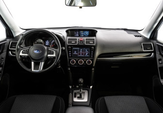 Подержанный автомобиль Subaru Forester Suv 2017 года (10 фото)