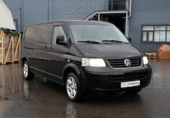 Подержанный автомобиль Volkswagen Caravelle 2008 года (8 фото)
