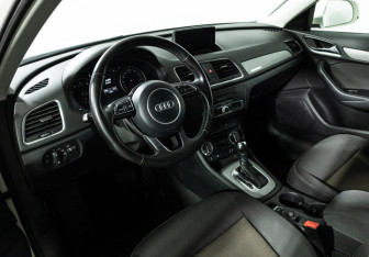 Подержанный автомобиль Audi Q3 2012 года (11 фото)