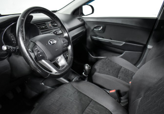 Подержанный автомобиль Kia Rio Sedan 2013 года (9 фото)
