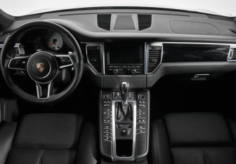 Подержанный автомобиль Porsche Macan 2014 года (15 фото)