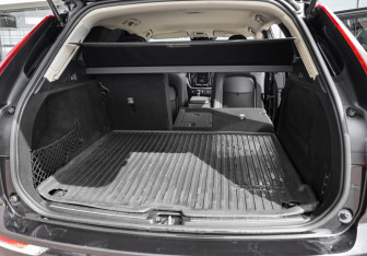 Подержанный автомобиль Volvo XC60 2018 года (32 фото)