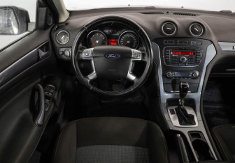 Подержанный автомобиль Ford Mondeo Sedan 2010 года (11 фото)