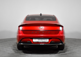 Подержанный автомобиль Hyundai Sonata 2020 года (6 фото)