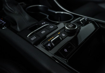 Подержанный автомобиль Kia K5 2021 года (19 фото)