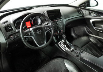 Подержанный автомобиль Opel Insignia Sedan 2013 года (11 фото)