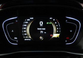 Подержанный автомобиль Geely Coolray 2023 года (12 фото)