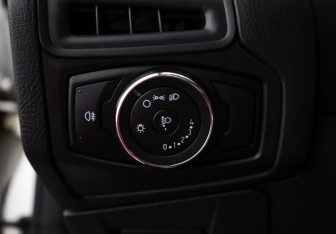 Подержанный автомобиль Ford Focus Hatchback 2013 года (14 фото)