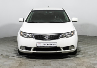 Подержанный автомобиль Kia Cerato Sedan 2011 года (2 фото)