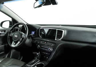 Подержанный автомобиль Kia Sportage 2021 года (9 фото)