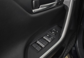 Подержанный автомобиль Toyota RAV4 2019 года (11 фото)
