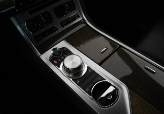 Подержанный автомобиль Jaguar XF Sedan 2014 года (14 фото)