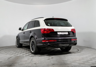 Подержанный автомобиль Audi Q7 2012 года (7 фото)