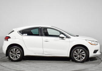 Подержанный автомобиль Citroen DS4 2013 года (4 фото)