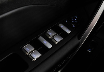 Подержанный автомобиль Geely Atlas Pro 2021 года (21 фото)