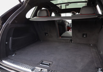 Подержанный автомобиль Porsche Cayenne 2014 года (37 фото)