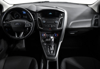 Подержанный автомобиль Ford Focus Hatchback 2017 года (14 фото)